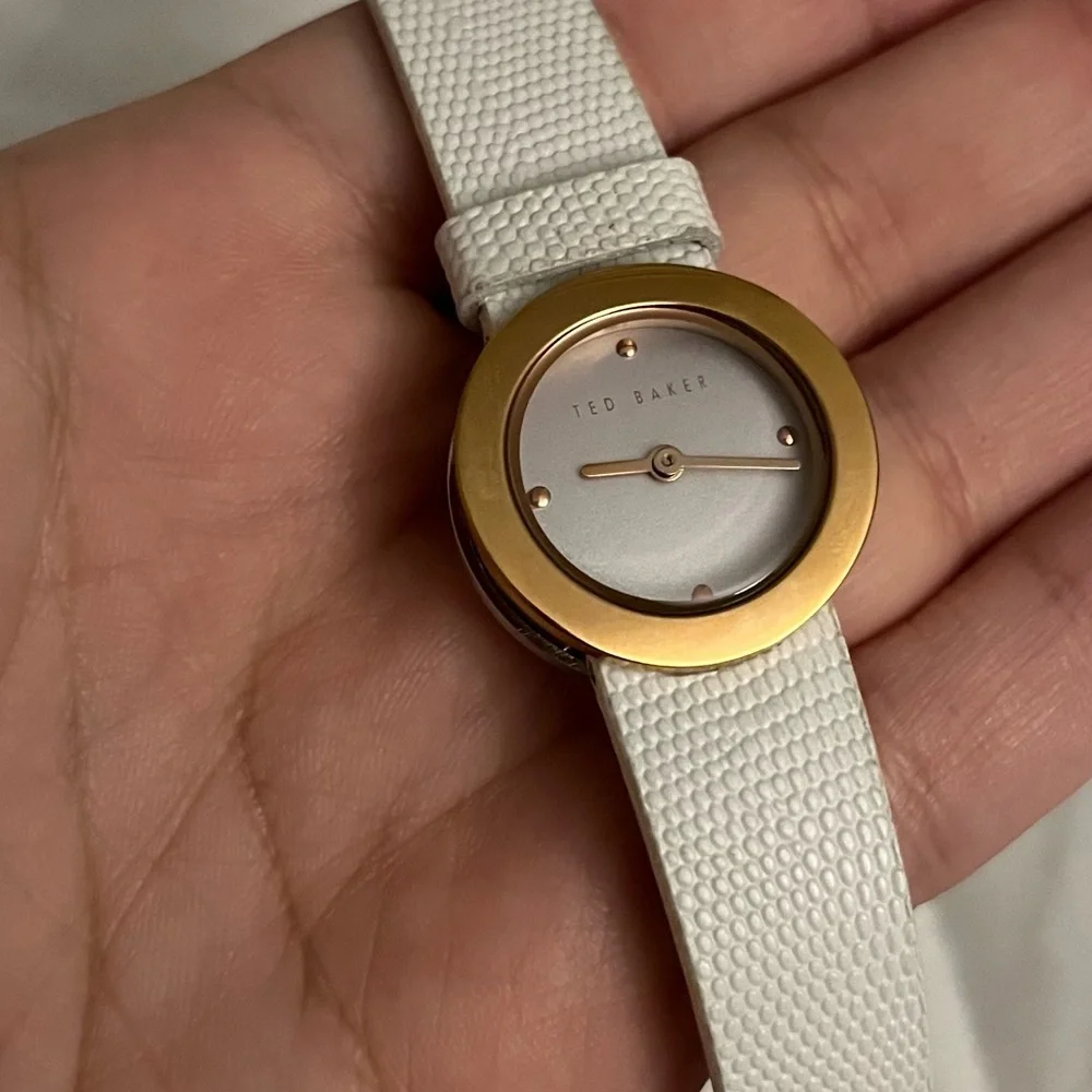 Ted Baker London Women’s Serena wrist watch white leather gold worn once - Picture 4 of 4